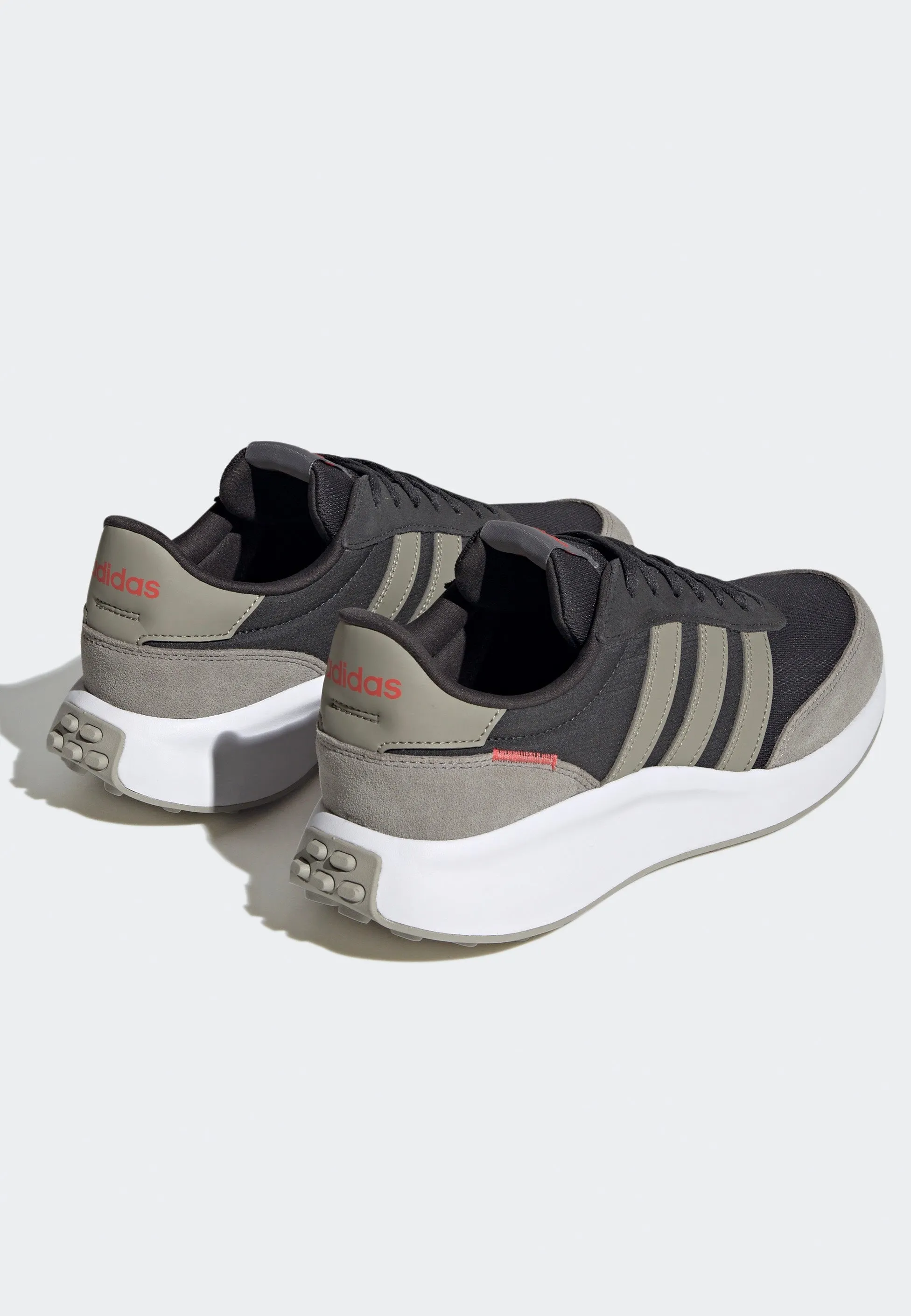 Adidas - Run 70S Carbon/Silpeb/Grethr - Shoes