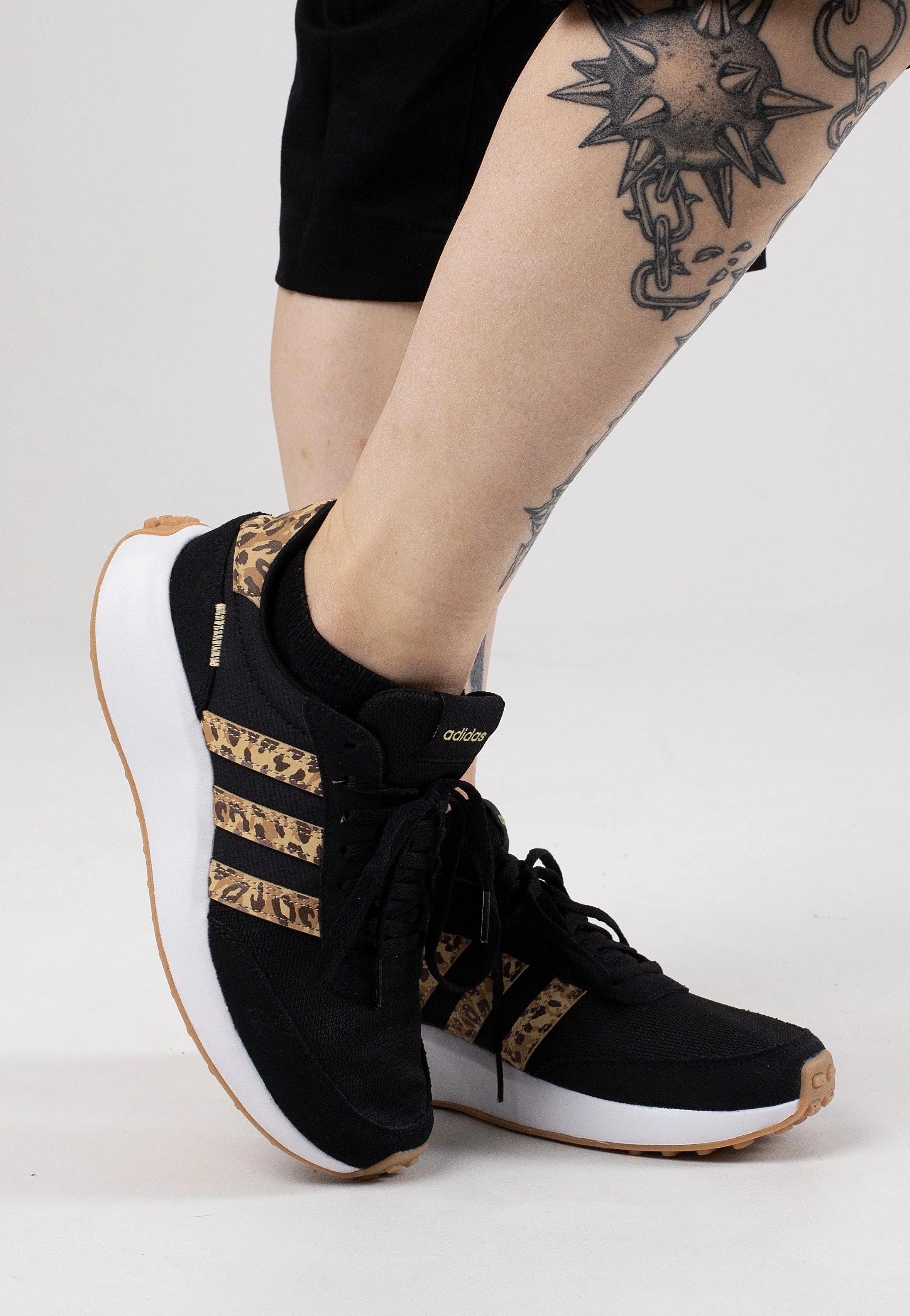 Adidas - Run 70s Cblack/Magbei/Aciora - Girl Shoes