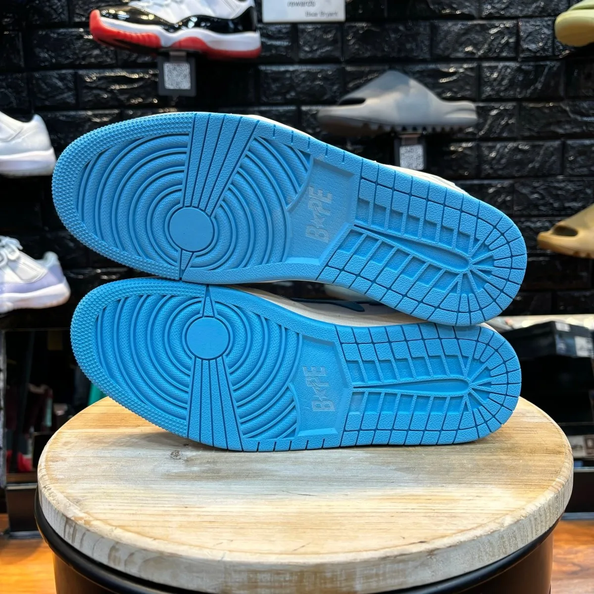 Indigo Studios Ape UNC Light Blue