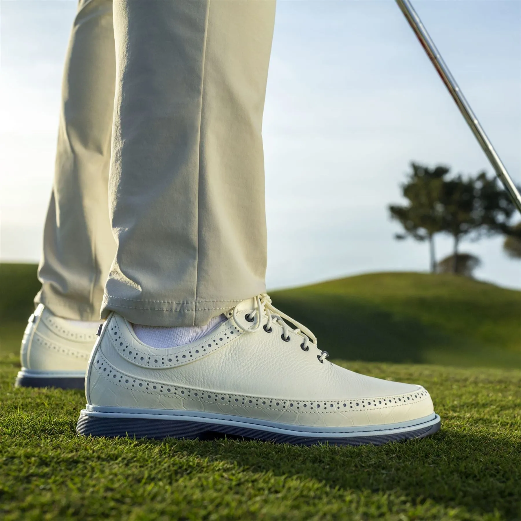 MC80 Spikeless Golf Shoes White/Navy - AW24