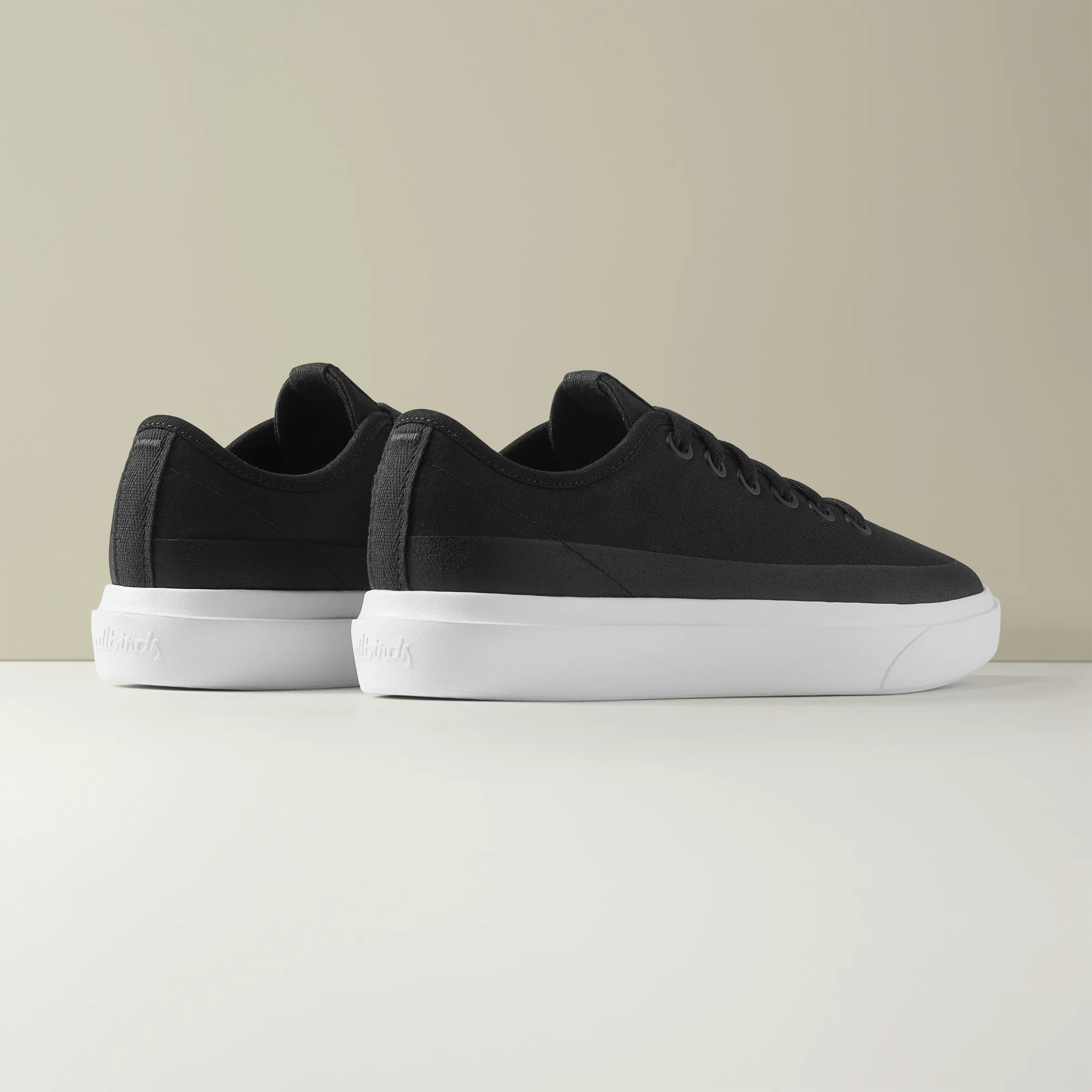 Men's Canvas Pipers - Natural Black (Blizzard Sole)