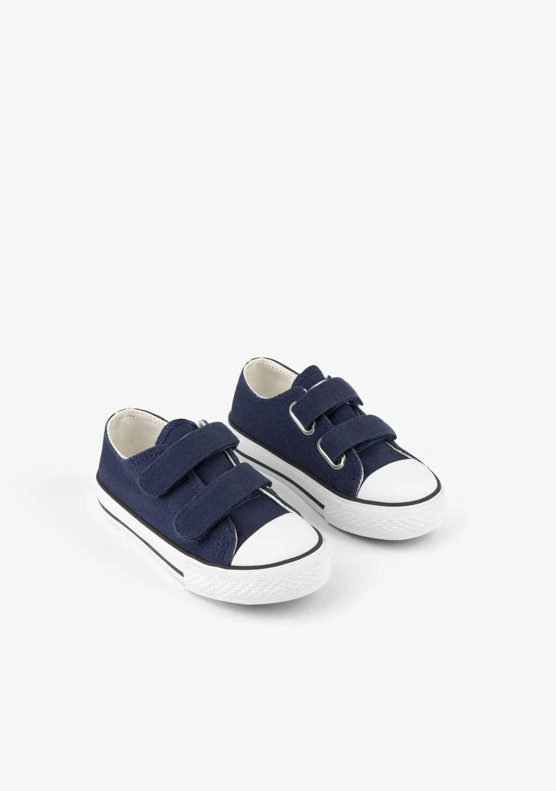 Navy canvas basic sneaker