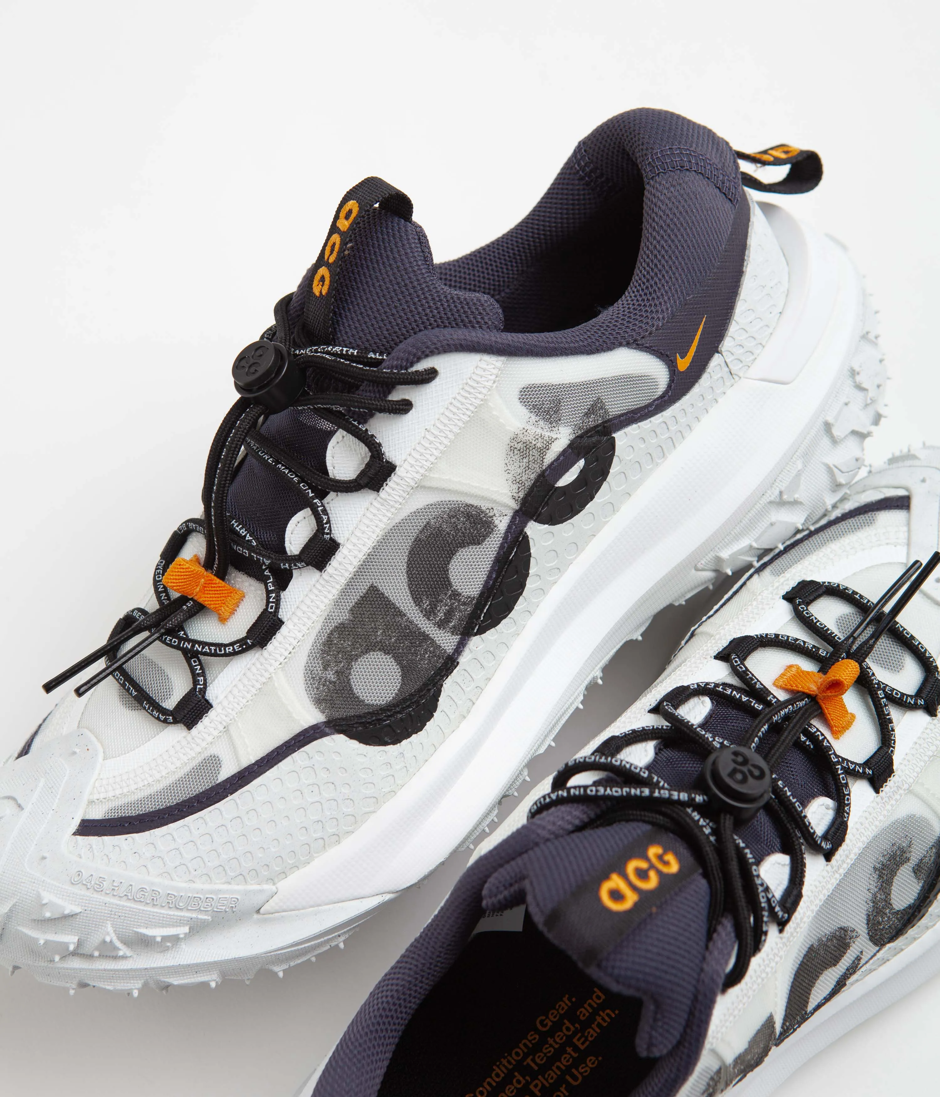 Nike ACG Mountain Fly 2 Low Shoes - Gridiron / Black - Summit White - Summit White