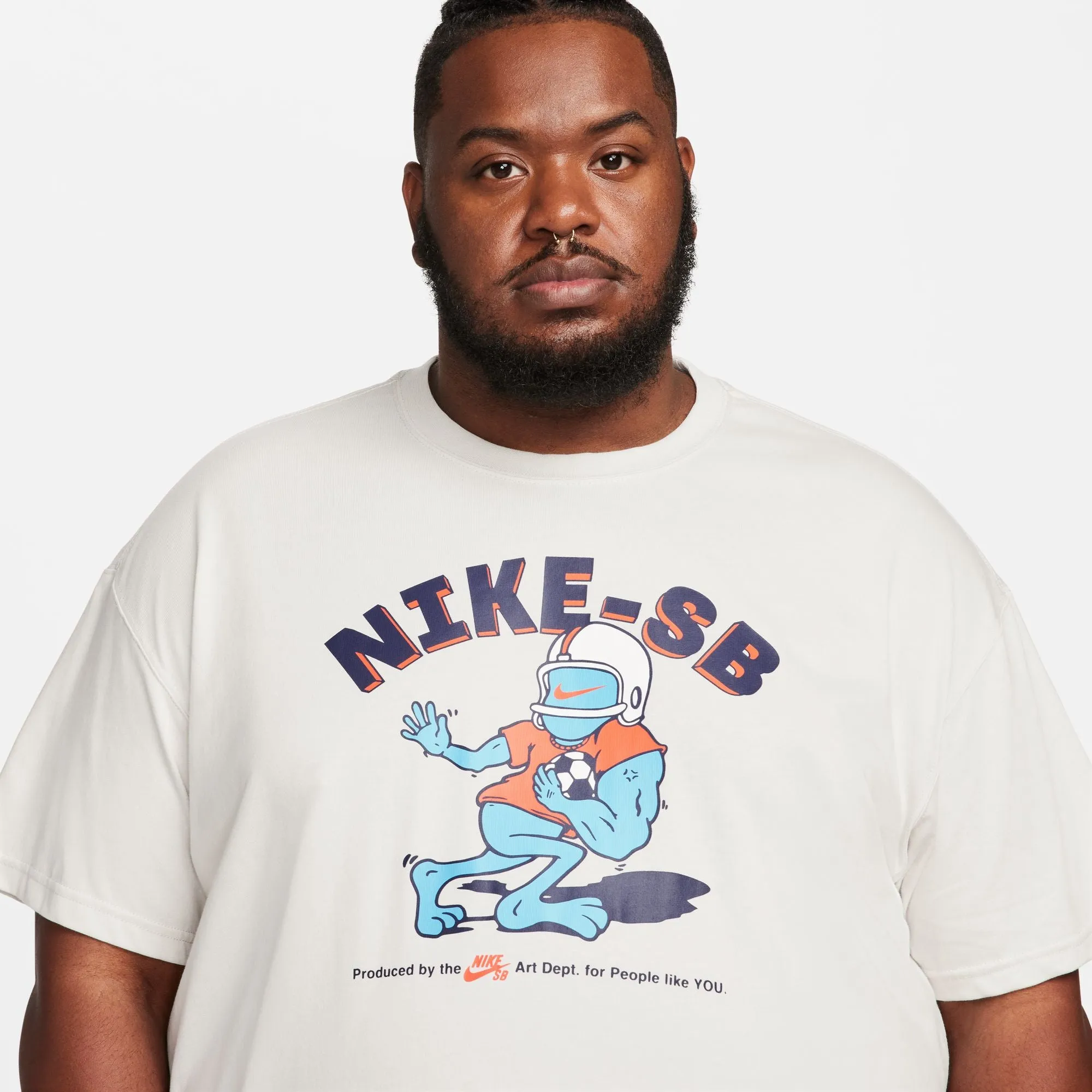 NIKE SB 'SPORTS GUY' SKATE TEE LIGHT BONE