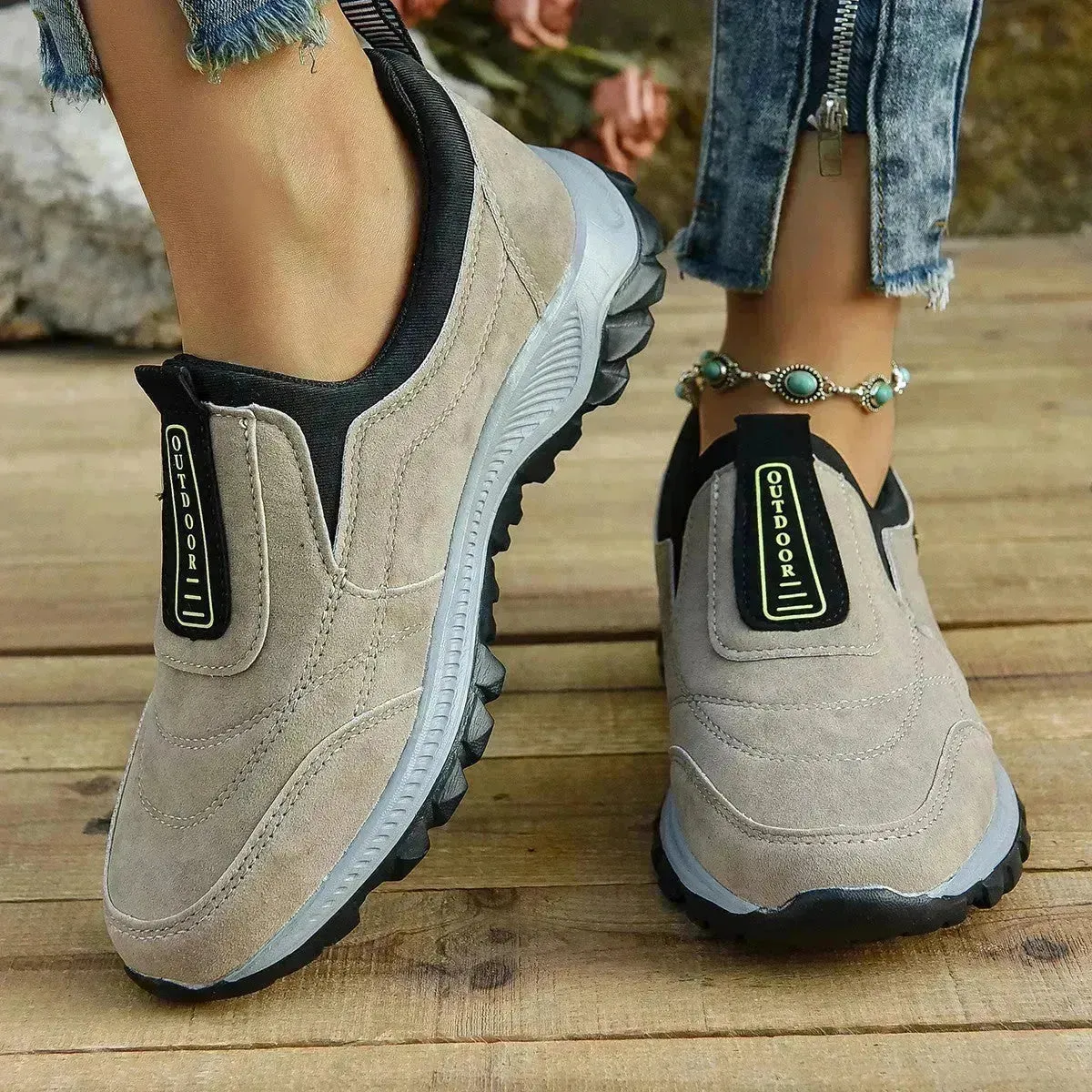 Outdoor Slip-on Sports Shoes Comfortable Walking Running Platform Sneakers for Women